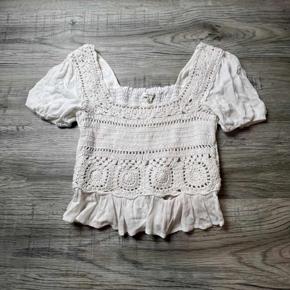 Sim & Sam Crochet Smocked Top Womens Medium White Puff Sleeve Boho Peplum